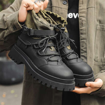 mountaineering boots